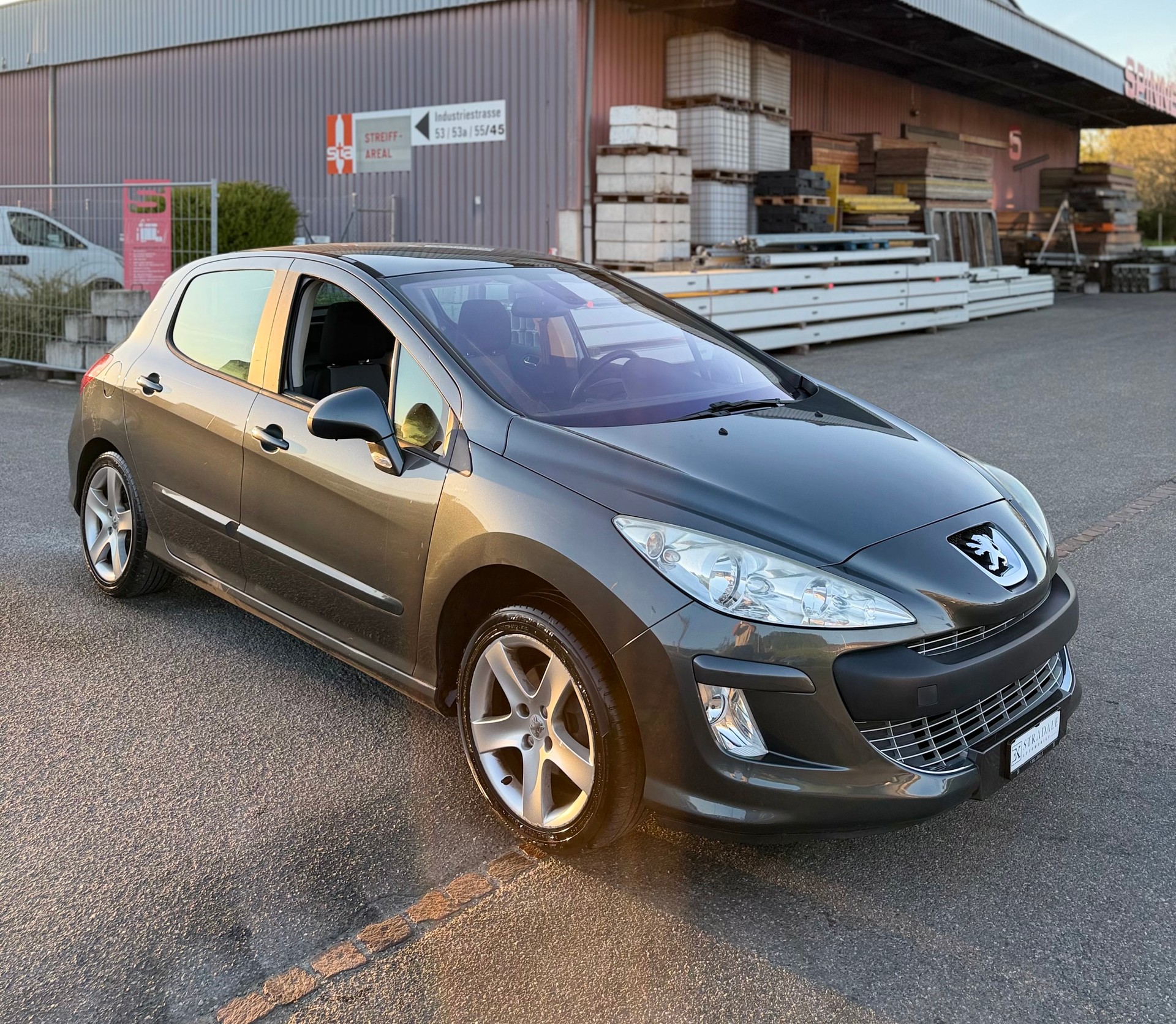 PEUGEOT 308 2.0 HDI Sport Pack Automatic-image-3