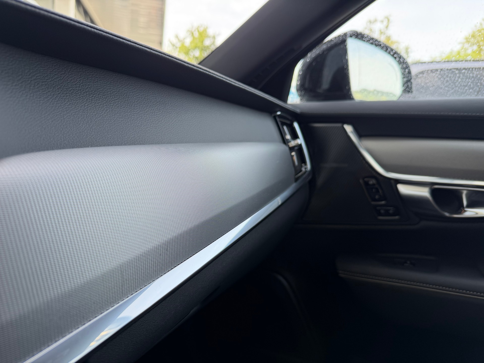 VOLVO V90 T8 eAWD Plus Dark Geartronic-image-11