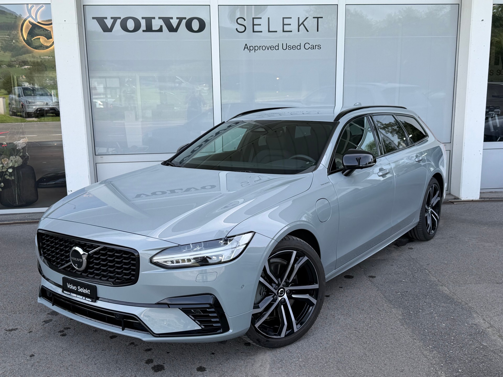 VOLVO V90 T8 eAWD Plus Dark Geartronic