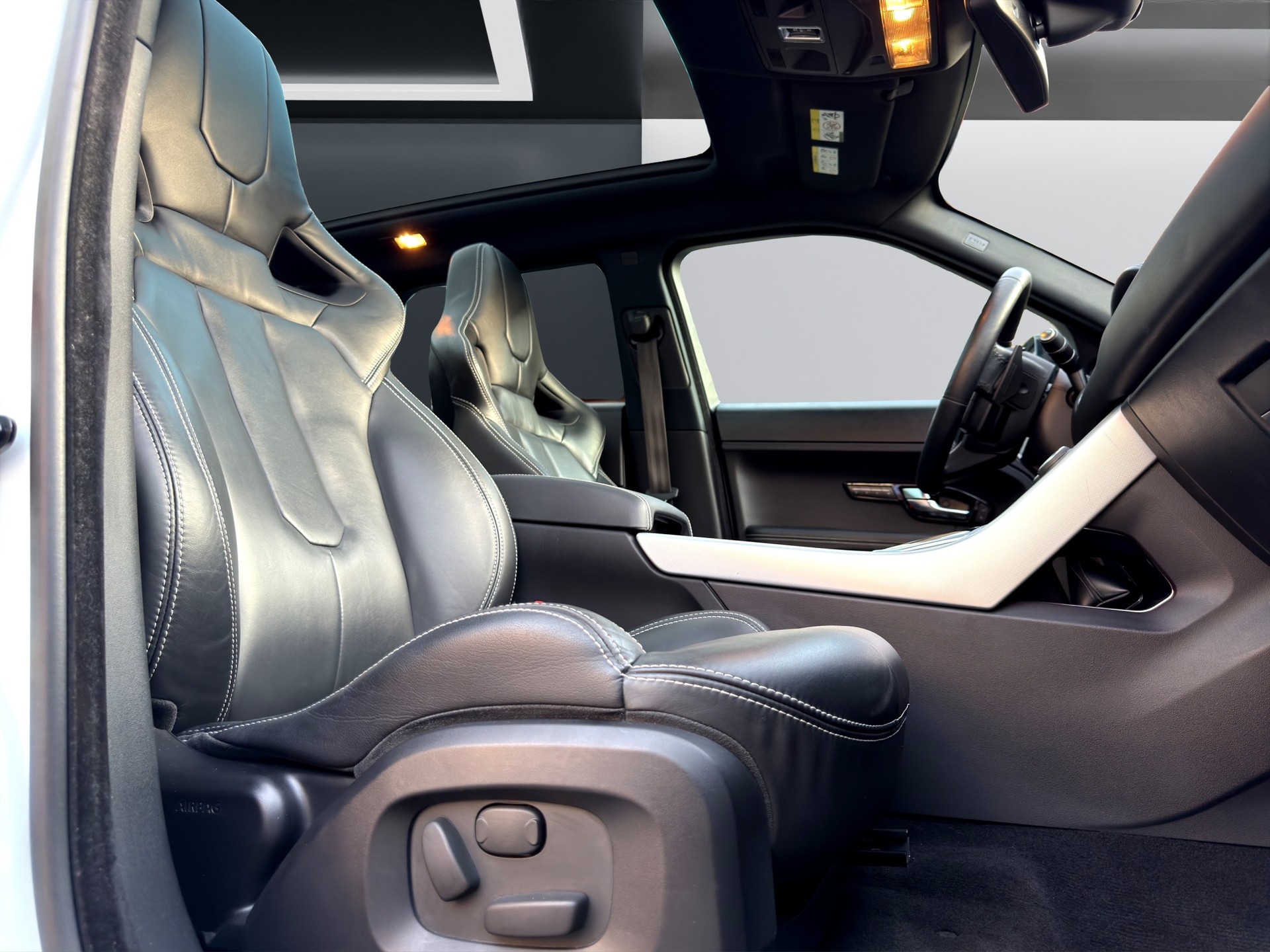 LAND ROVER Range Rover Evoque 2.0 Si4 Prestige AT6-image-24
