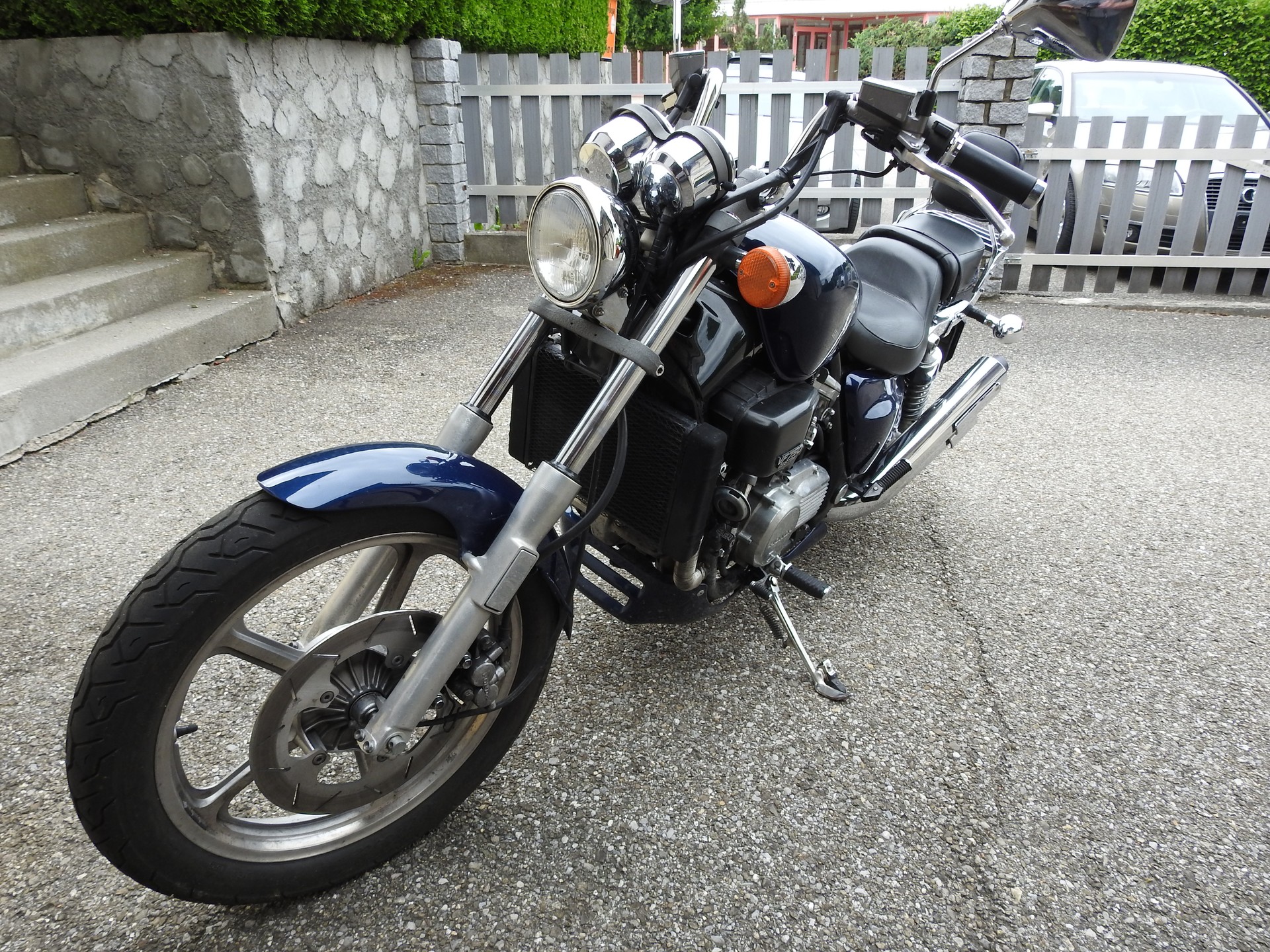 HONDA VF 750 C J-image-3