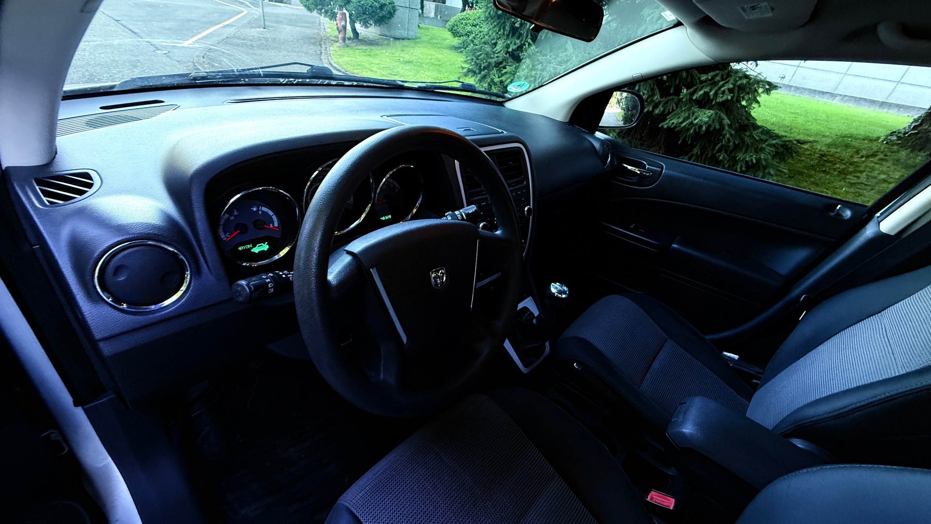 DODGE Caliber 2.0 SXT CVT-image-10