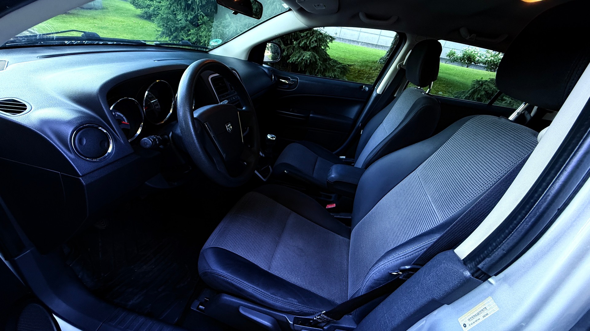 DODGE Caliber 2.0 SXT CVT-image-9