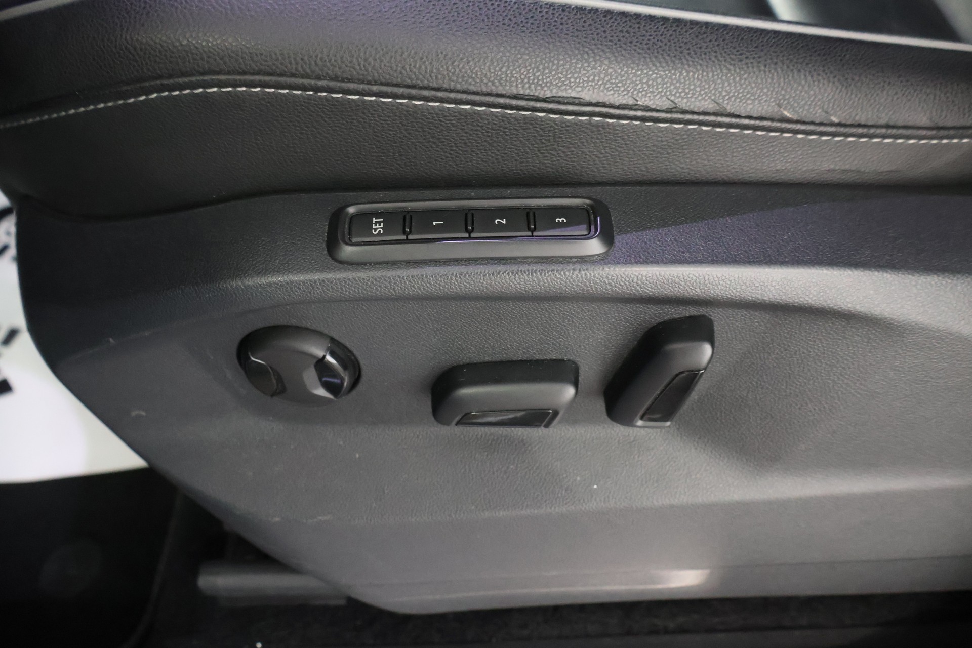 VW Tiguan 2.0TSI R-Line 4Motion DSG-image-27