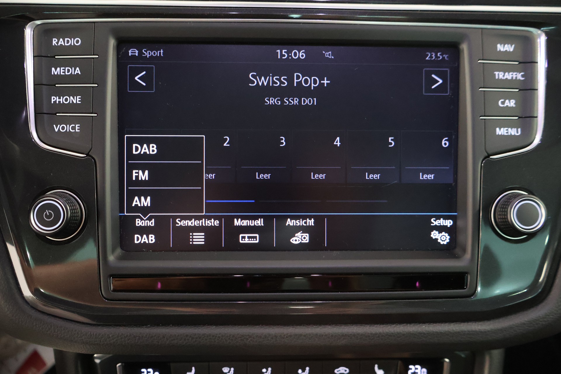 VW Tiguan 2.0TSI R-Line 4Motion DSG-image-18