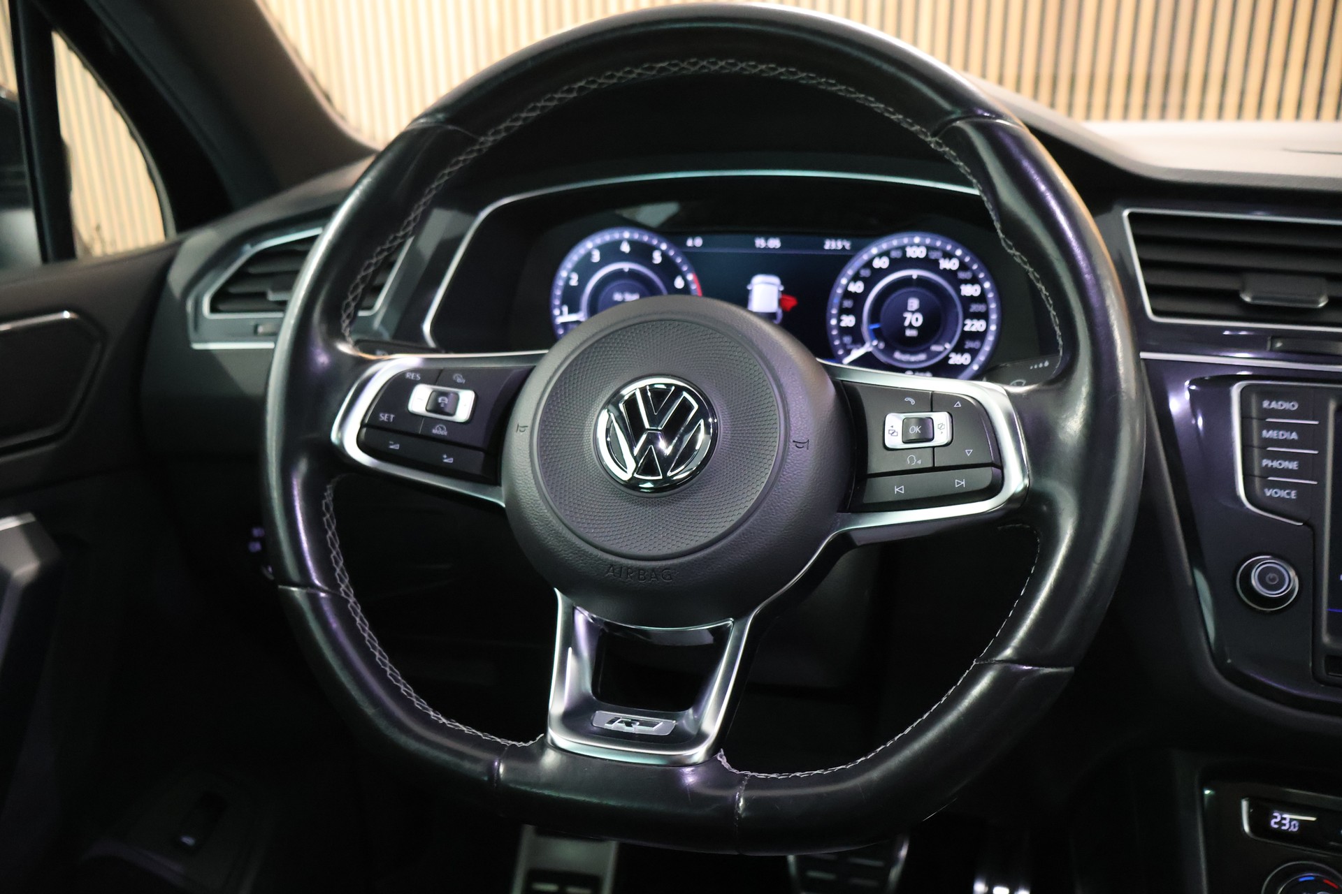 VW Tiguan 2.0TSI R-Line 4Motion DSG-image-16