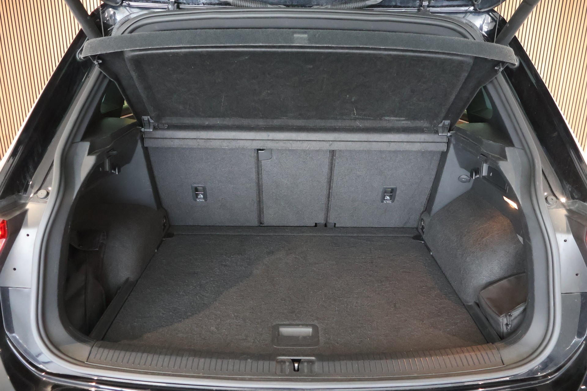 VW Tiguan 2.0TSI R-Line 4Motion DSG-image-12