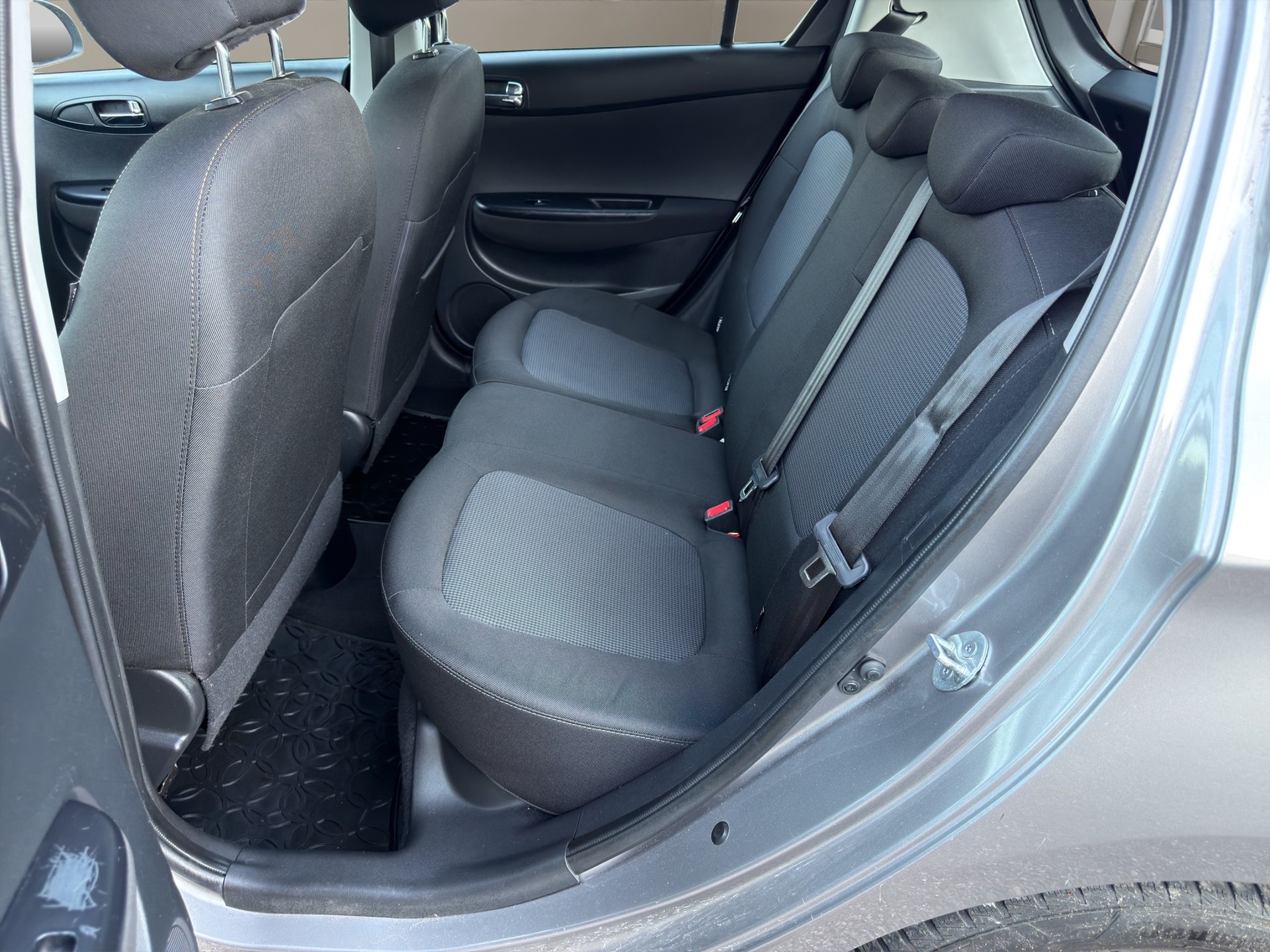HYUNDAI i20 1.4 Premium Automatic-image-10