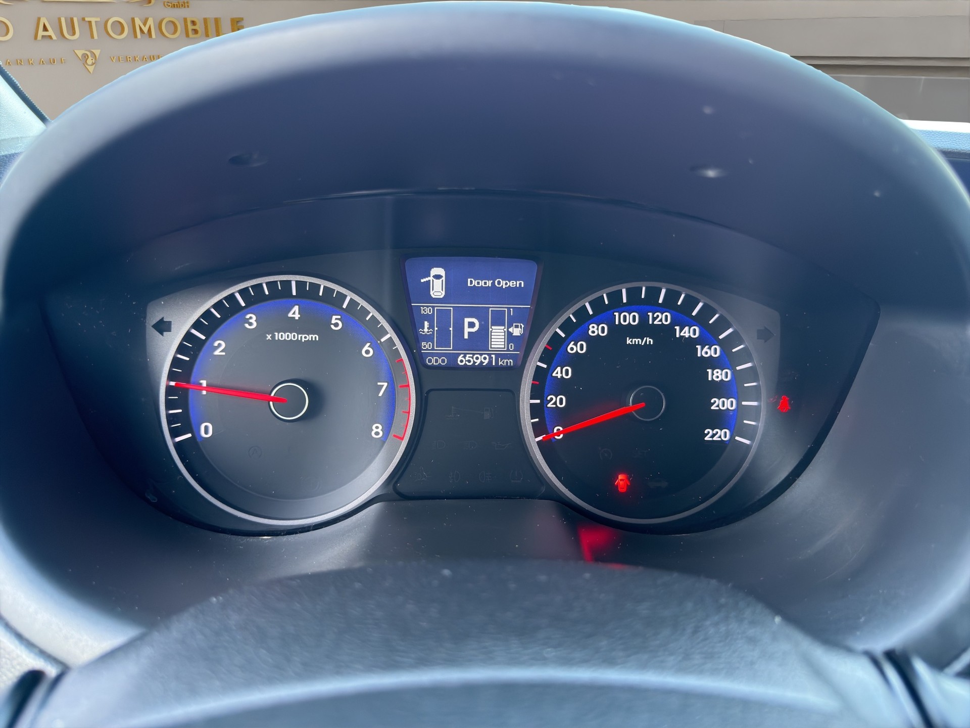 HYUNDAI i20 1.4 Premium Automatic-image-9