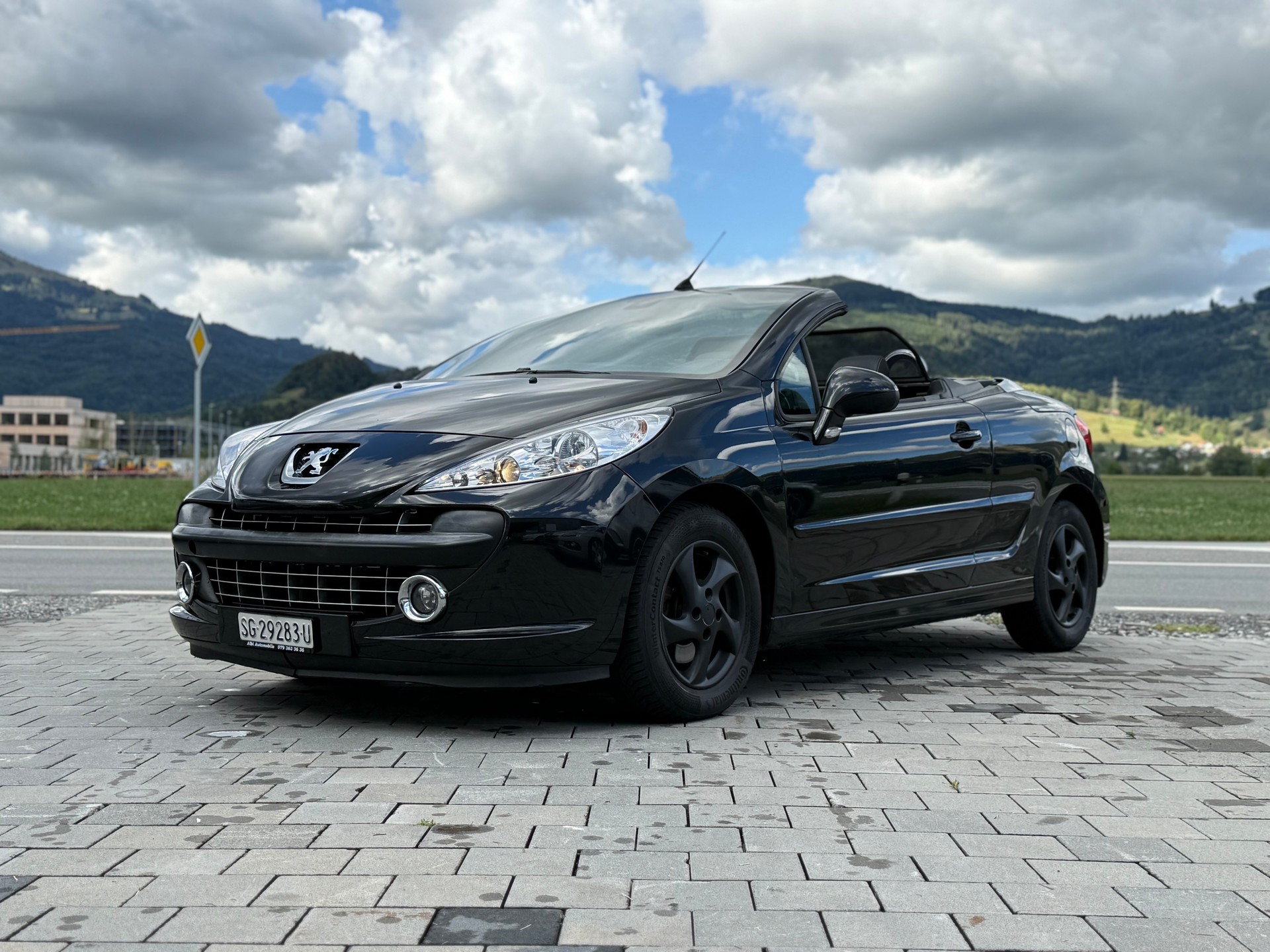 PEUGEOT 207 CC 1.6 16V Turbo Roland Garros Edition