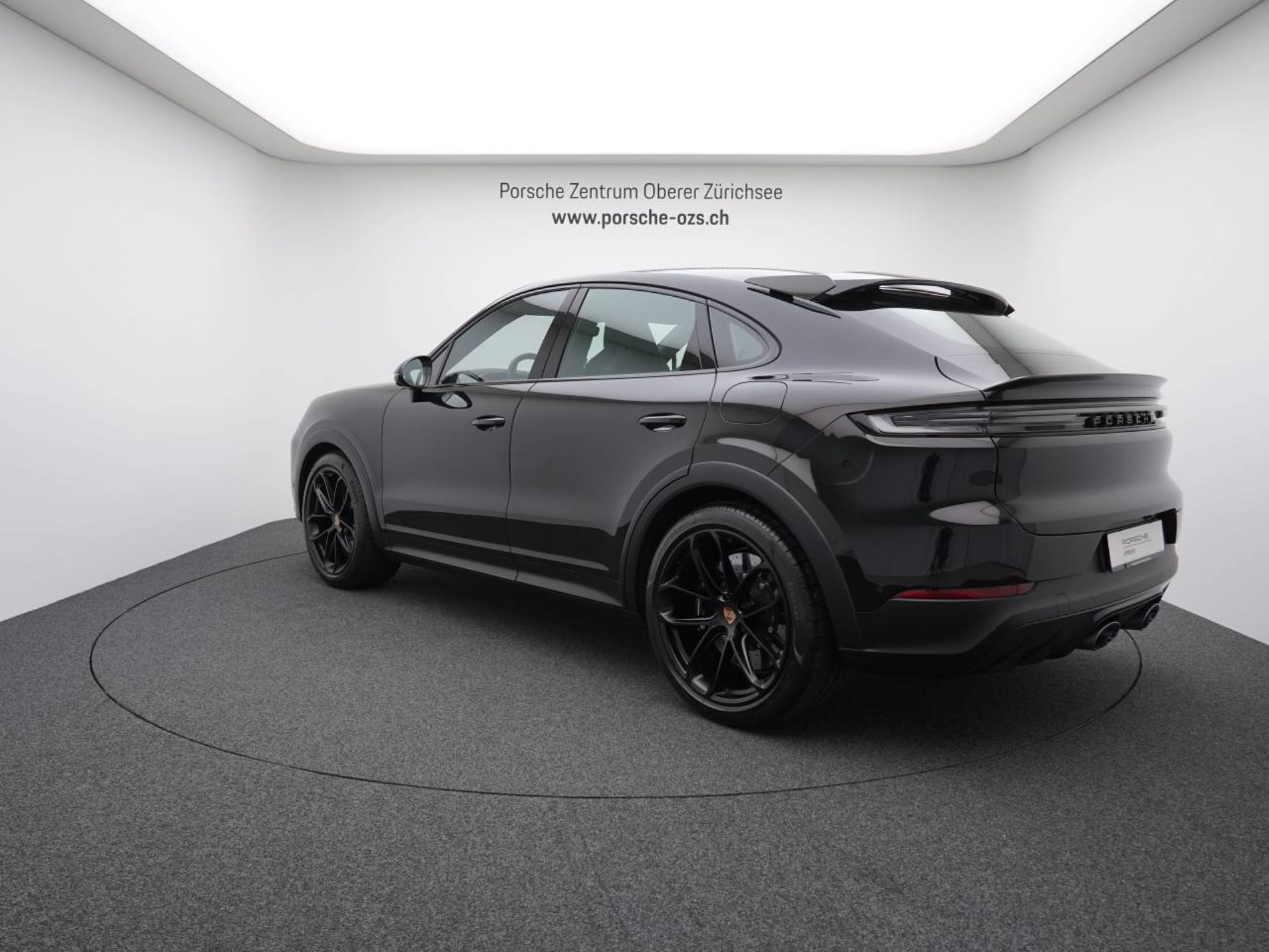 PORSCHE Cayenne Turbo E-Hybrid Coupé mit GT-Paket-showroom-element-2