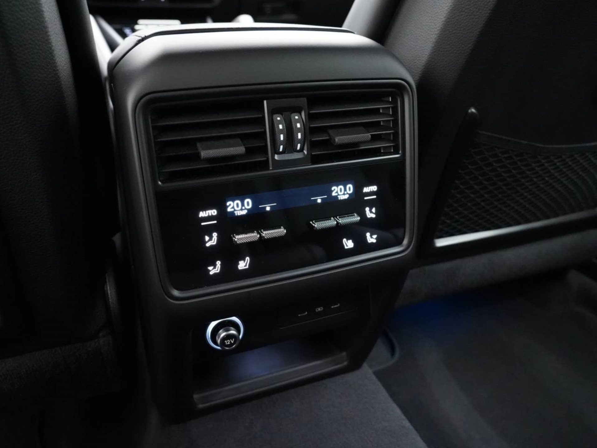 PORSCHE Cayenne Turbo E-Hybrid Coupé mit GT-Paket-image-29