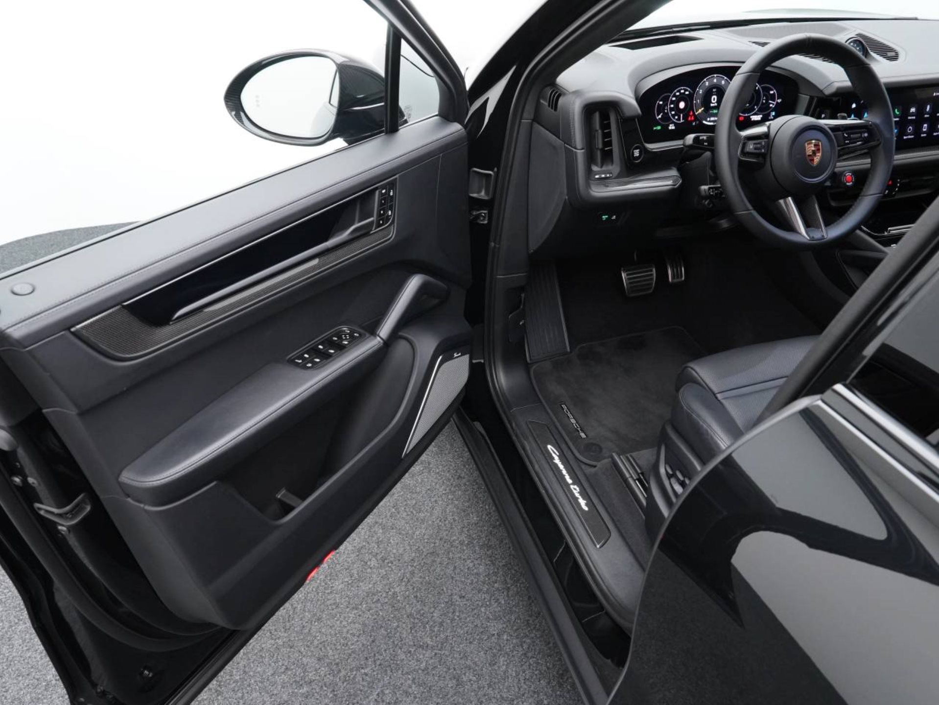 PORSCHE Cayenne Turbo E-Hybrid Coupé mit GT-Paket-showroom-element-3