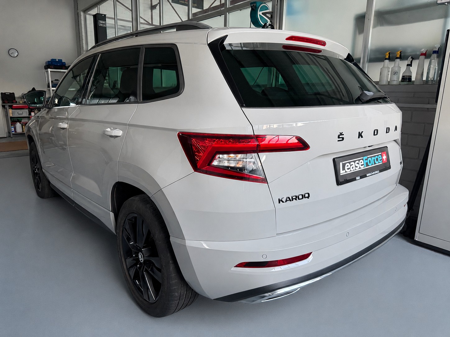 SKODA Karoq 2.0 TSI SportLine 4x4 DSG-image-2
