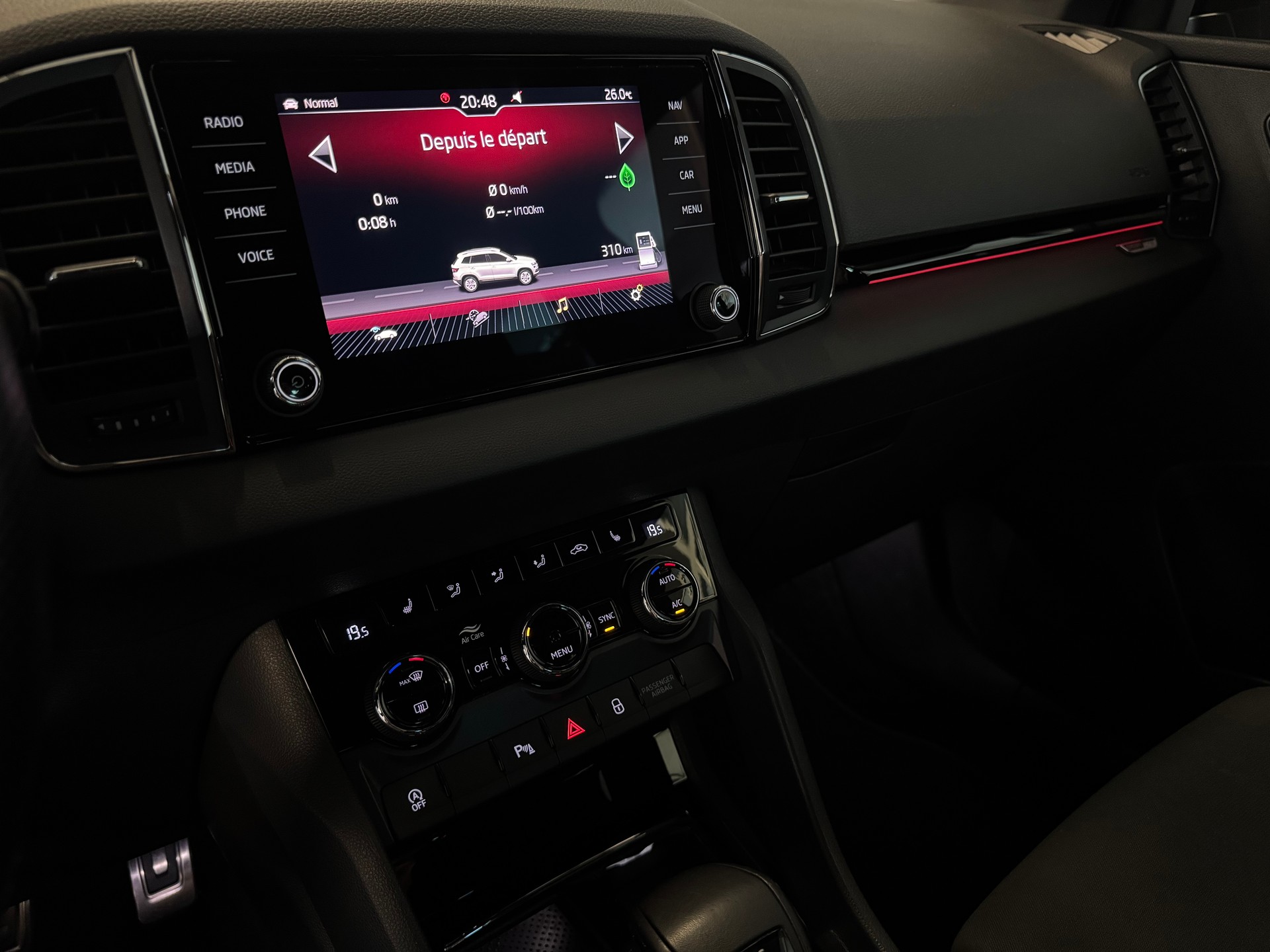 SKODA Karoq 2.0 TSI SportLine 4x4 DSG-image-11