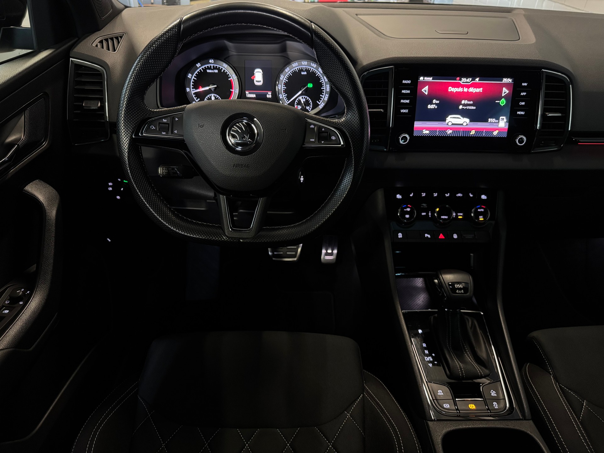SKODA Karoq 2.0 TSI SportLine 4x4 DSG-image-7