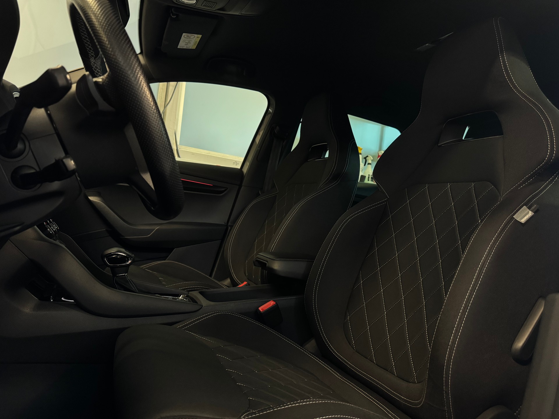 SKODA Karoq 2.0 TSI SportLine 4x4 DSG-image-5
