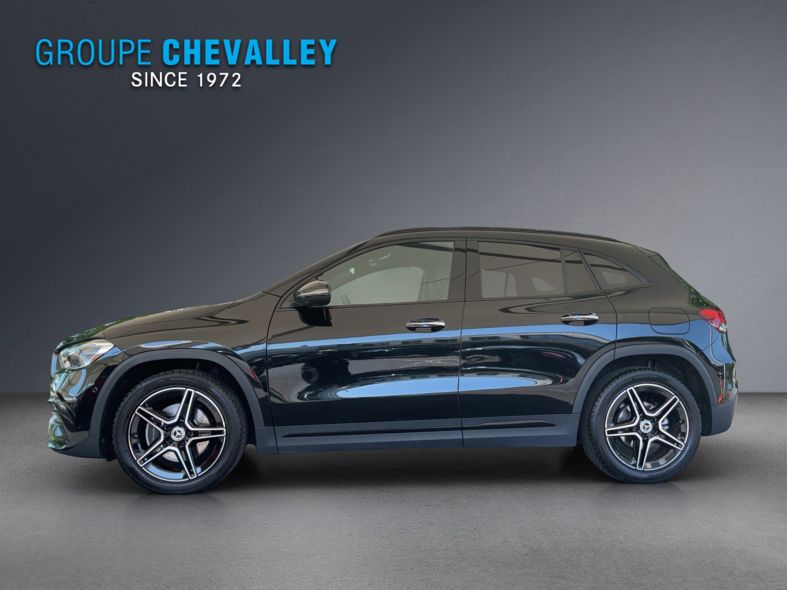 MERCEDES-BENZ GLA 200 AMG Line-showroom-element-2