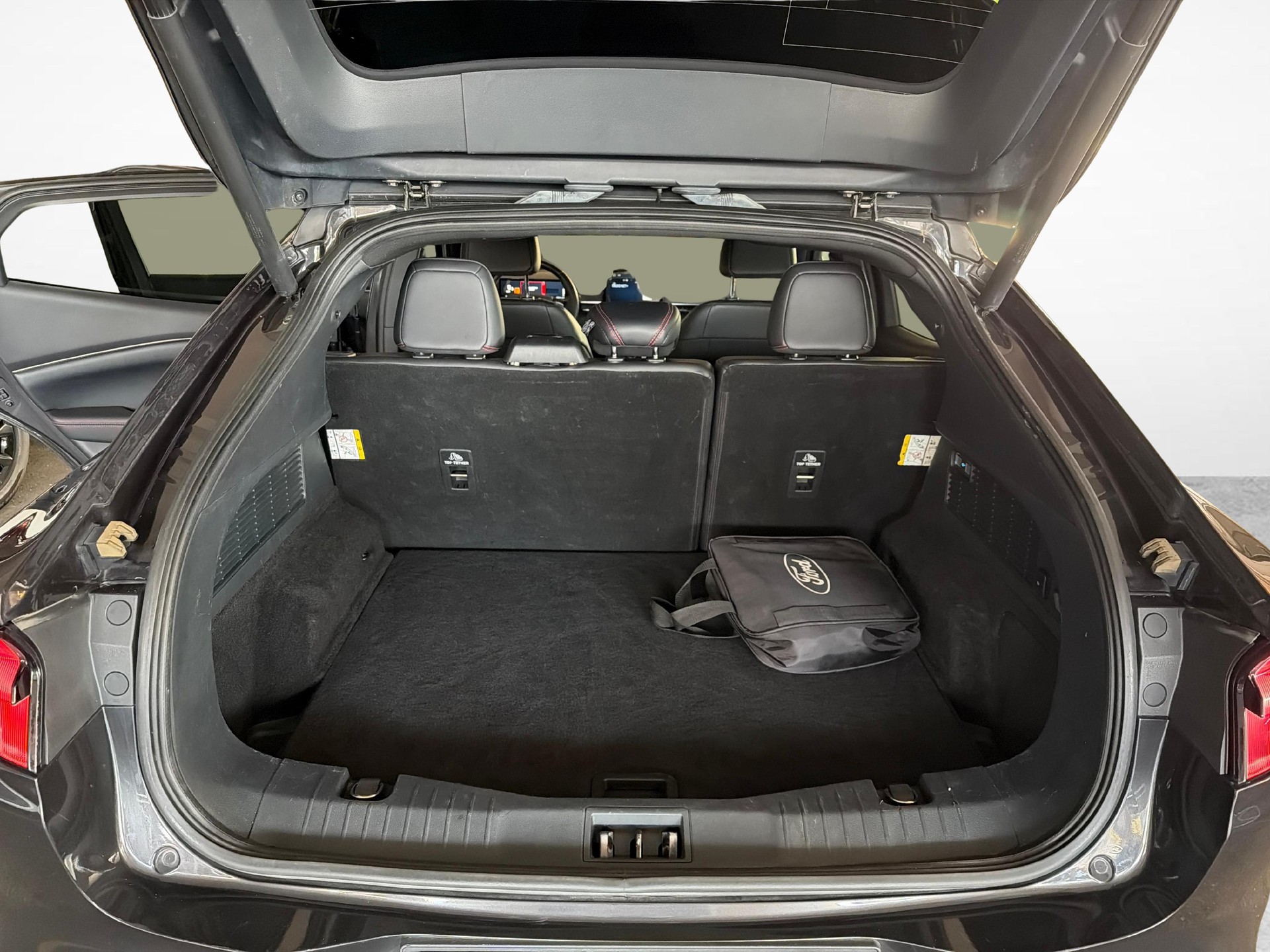 FORD Mustang Mach-E Extended AWD-image-12