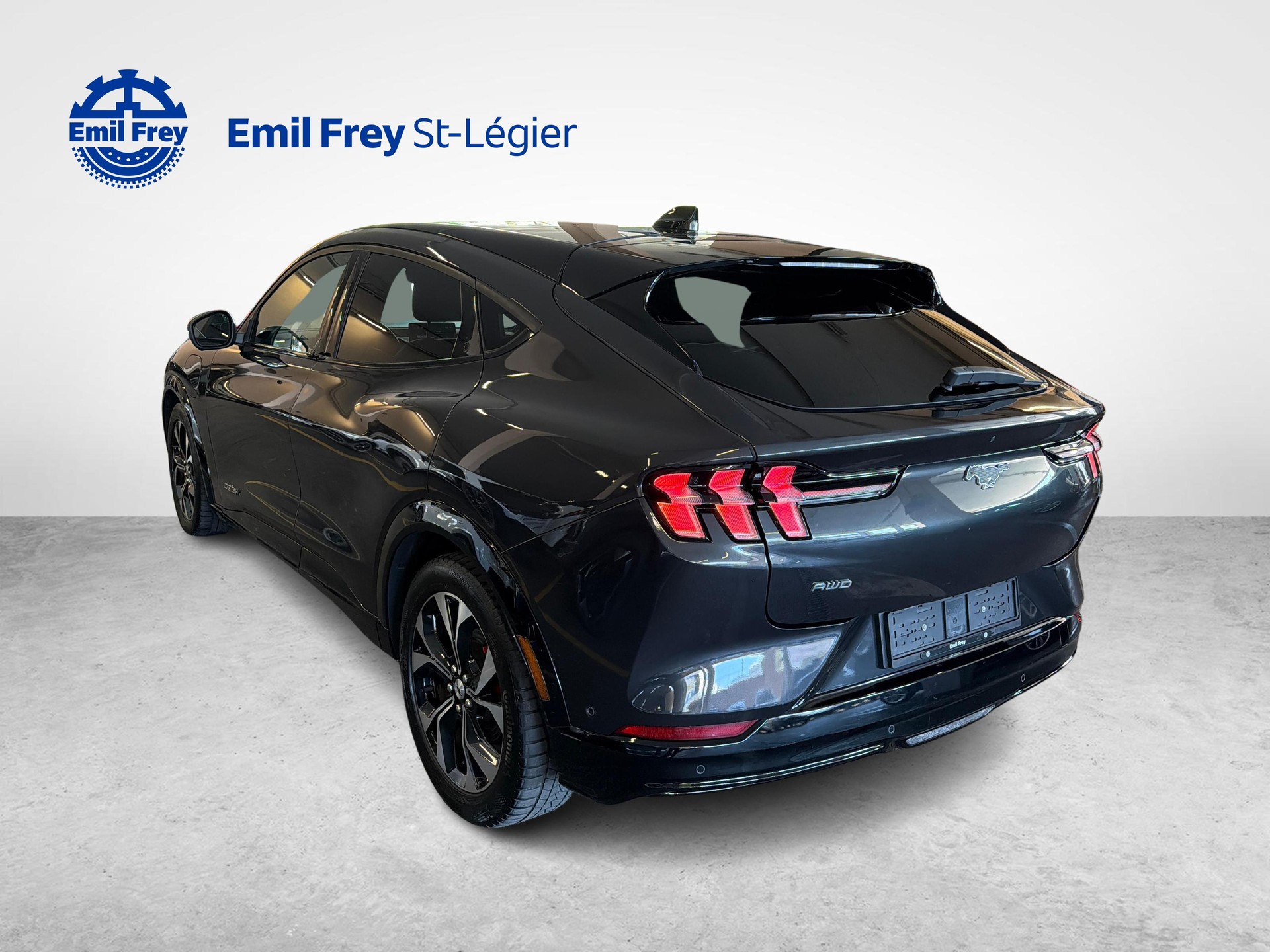 FORD Mustang Mach-E Extended AWD-showroom-element-2