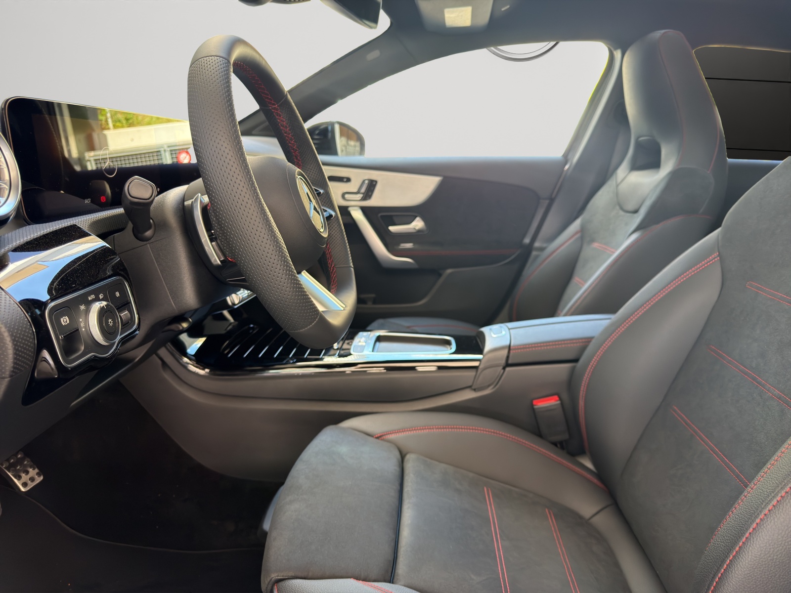 MERCEDES-BENZ A 220 4Matic 8G-DCT-image-8