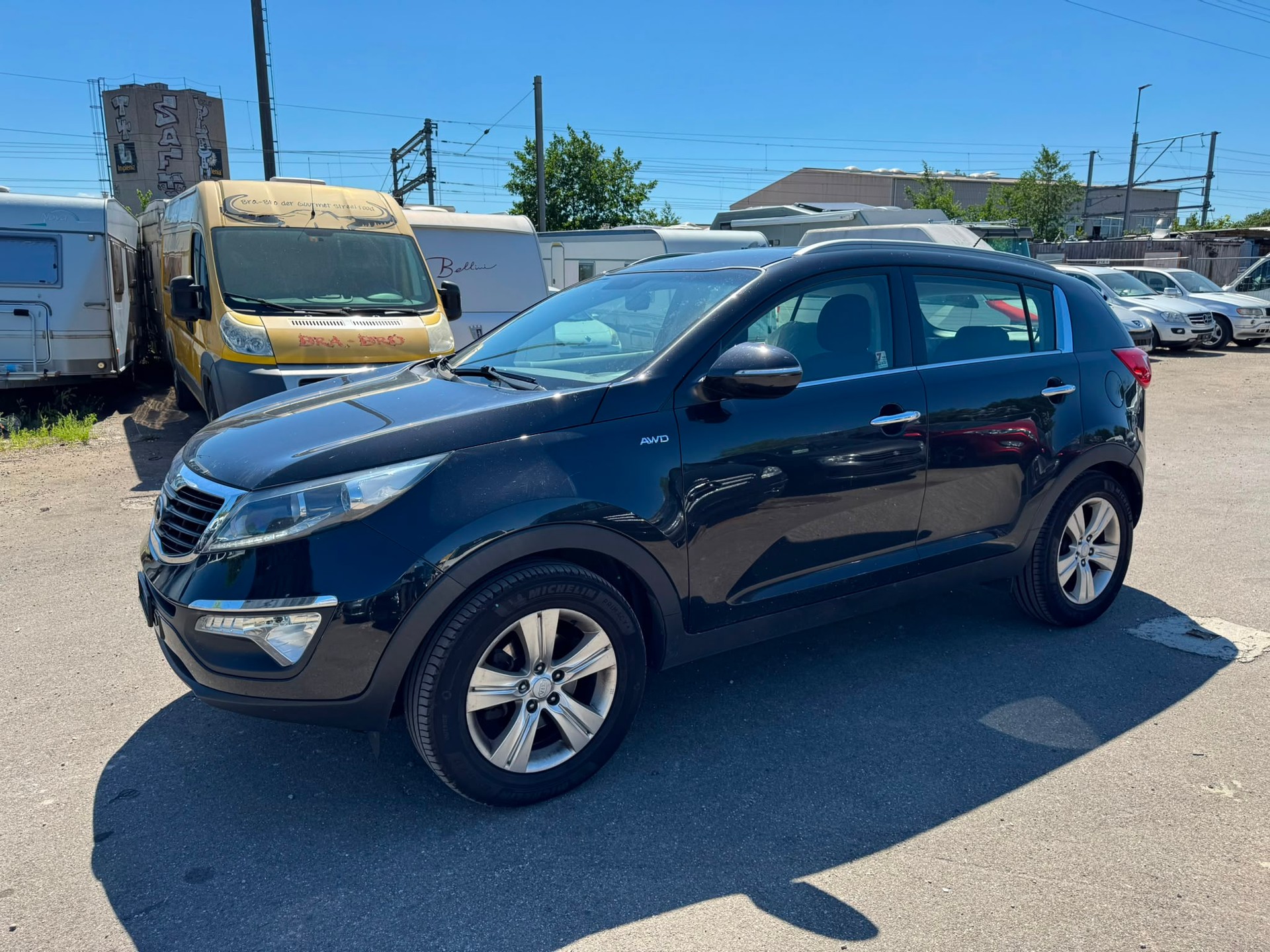 KIA Sportage 2.0 CRDi Style 4WD Automatic-image-2