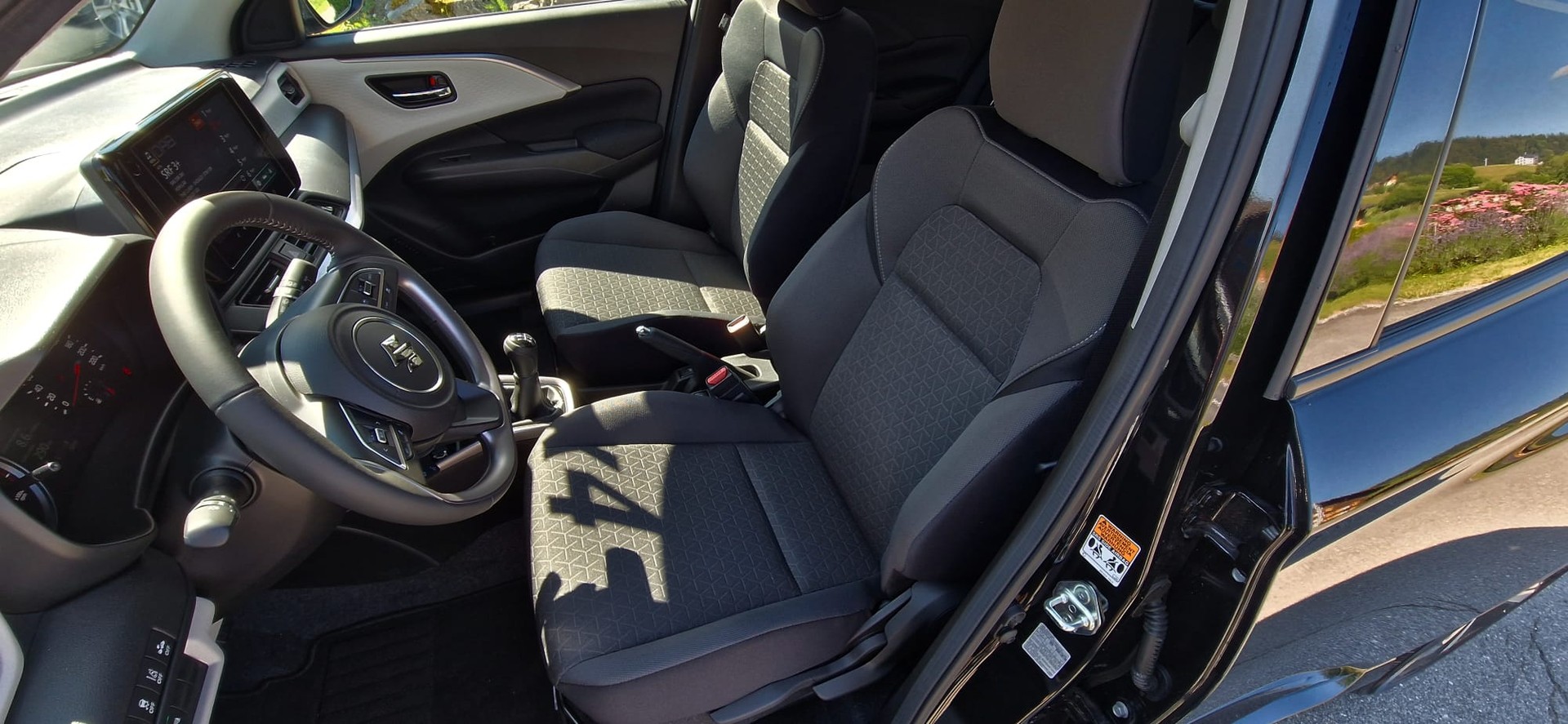 SUZUKI Swift 1.2 Compact Top Hybrid 4x4-image-8