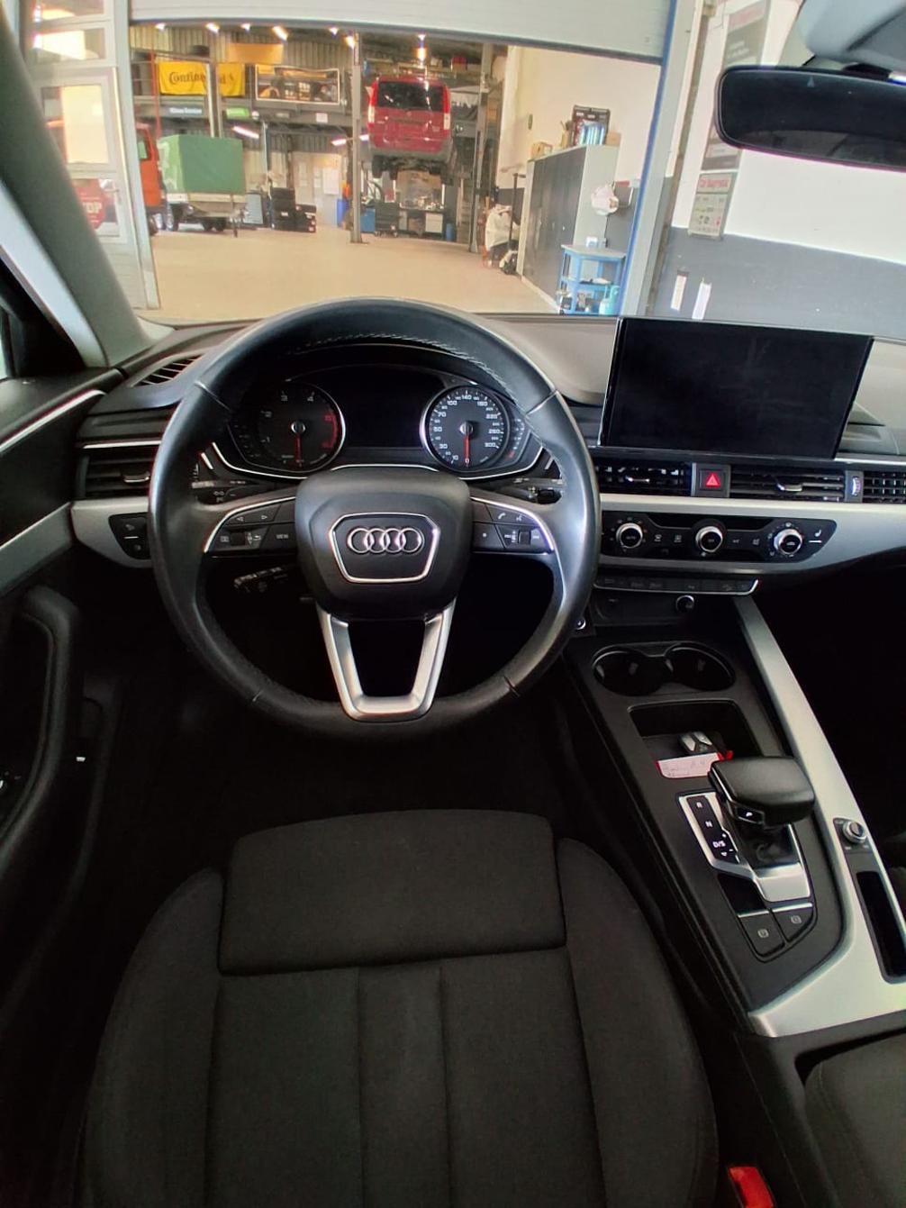 AUDI A4 Allroad 2.0 40 TDI quattro S-Tronic-image-9