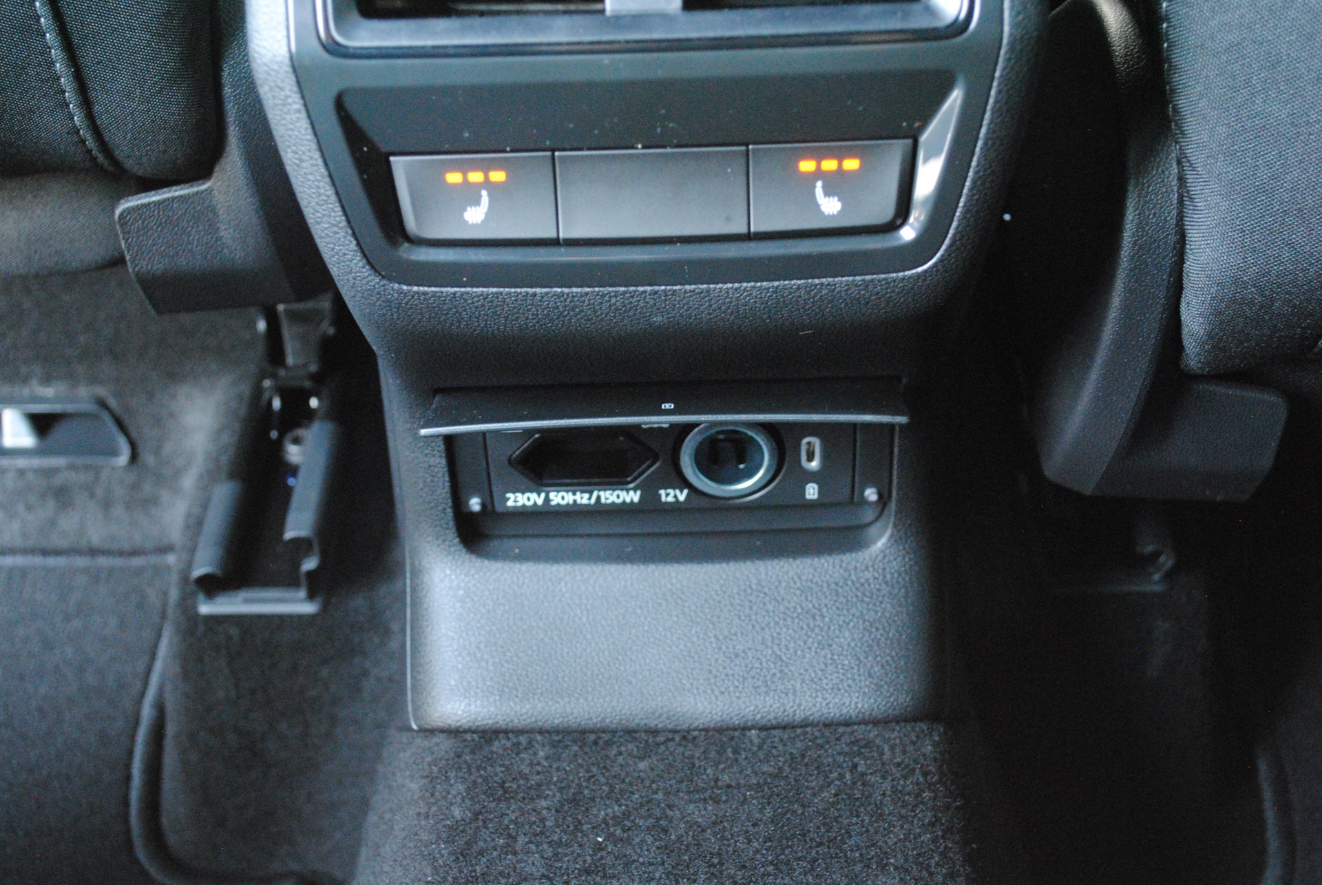SKODA Karoq 2.0 TSI SportLine 4x4 DSG-image-13