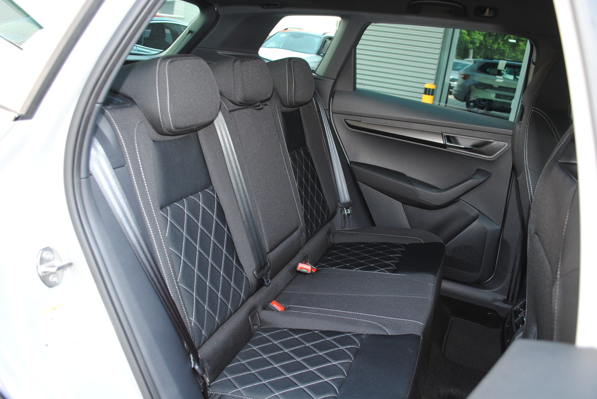 SKODA Karoq 2.0 TSI SportLine 4x4 DSG-image-15