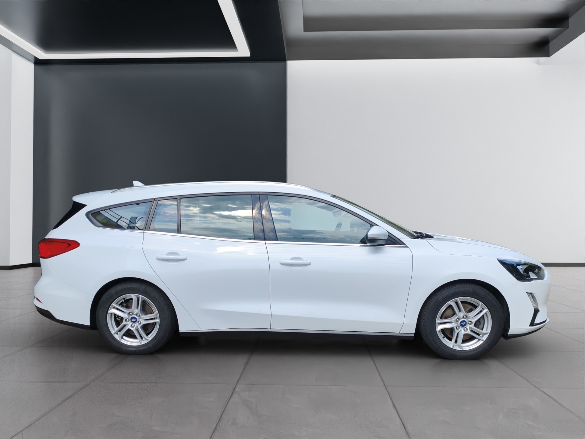 FORD Focus 1.5 TDCi Trend Automatic-image-5