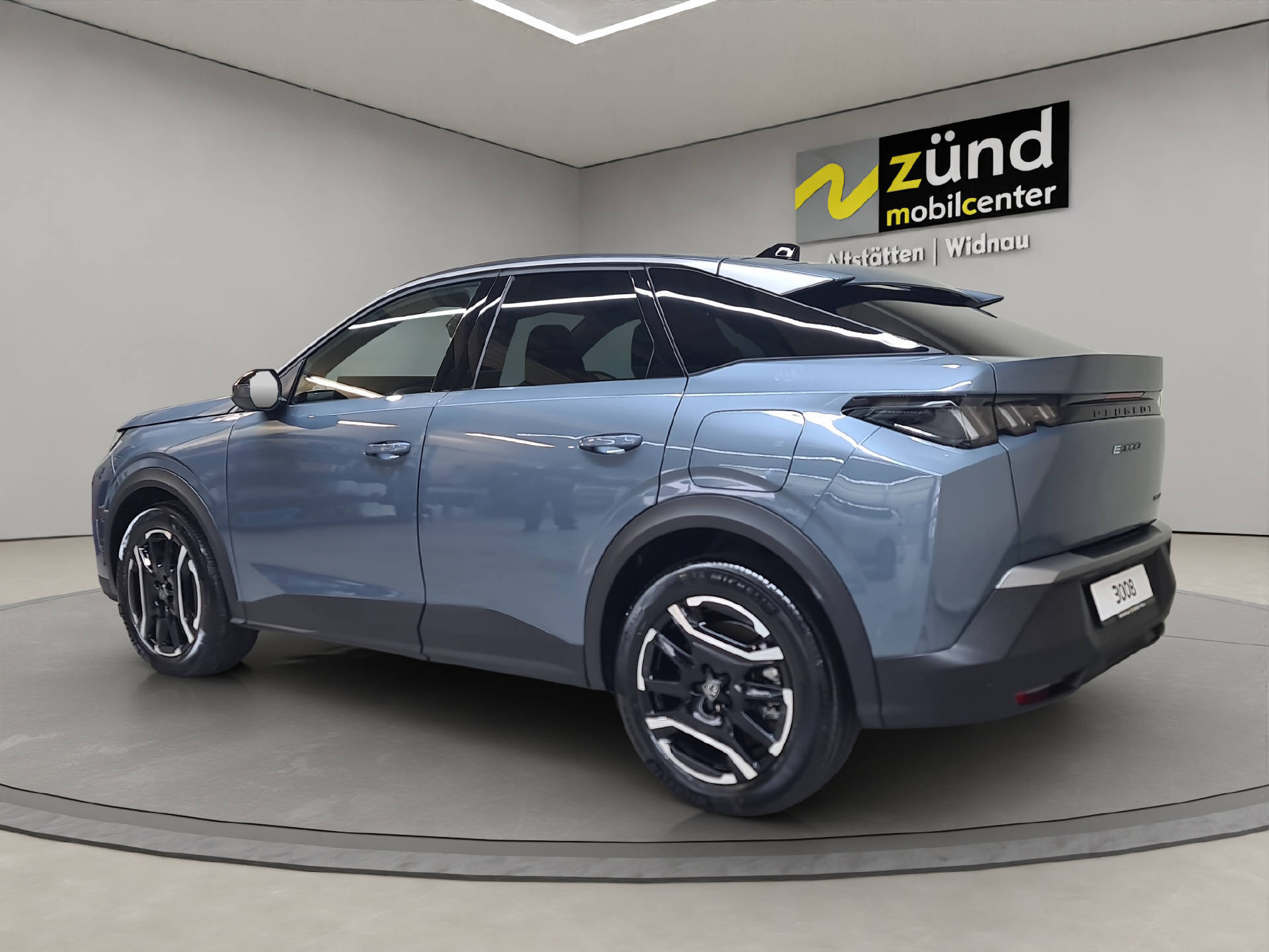 PEUGEOT 3008 1.2 Hybrid Allure Premium-image-2