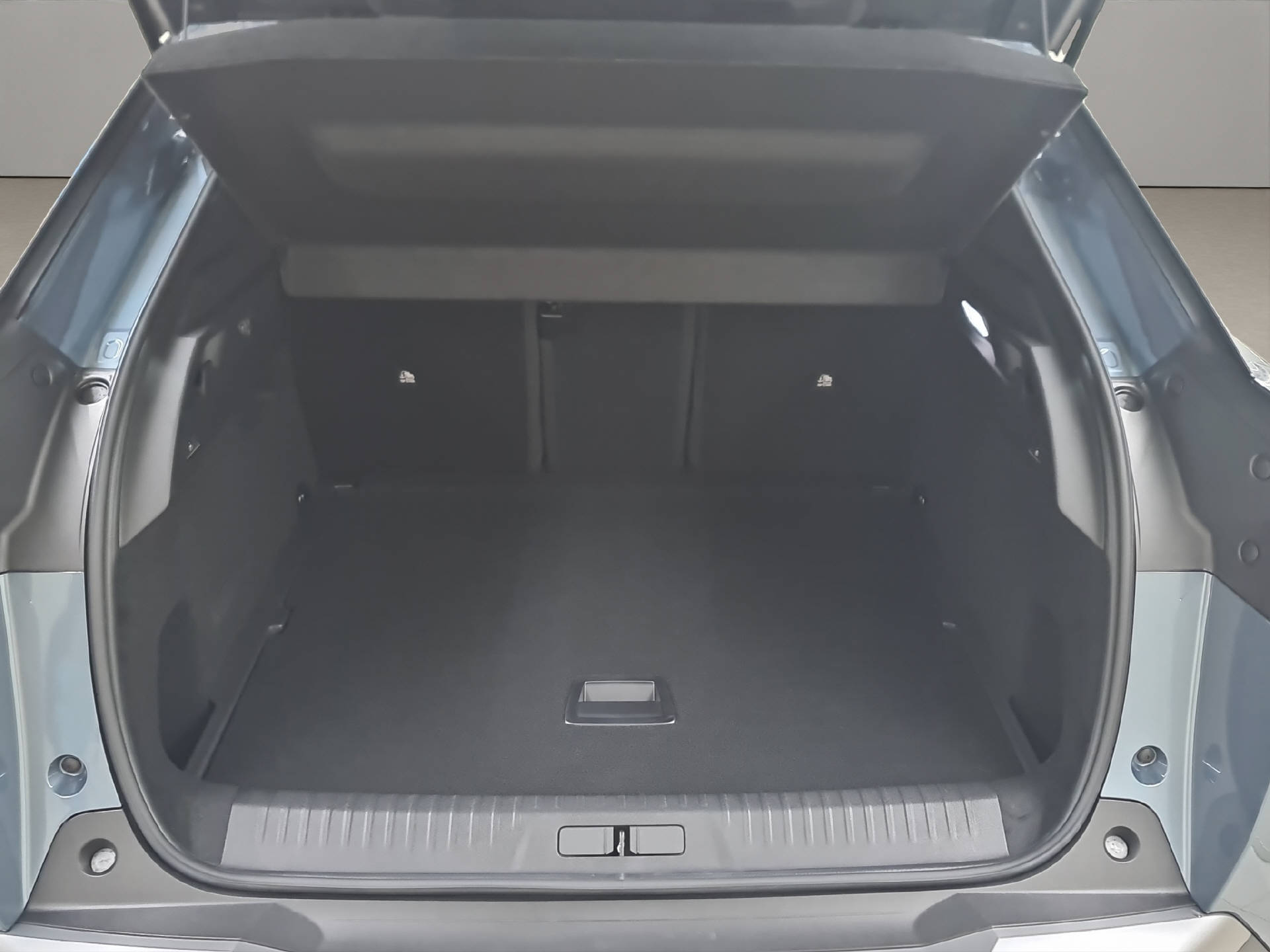 PEUGEOT 3008 1.2 Hybrid Allure Premium-image-11