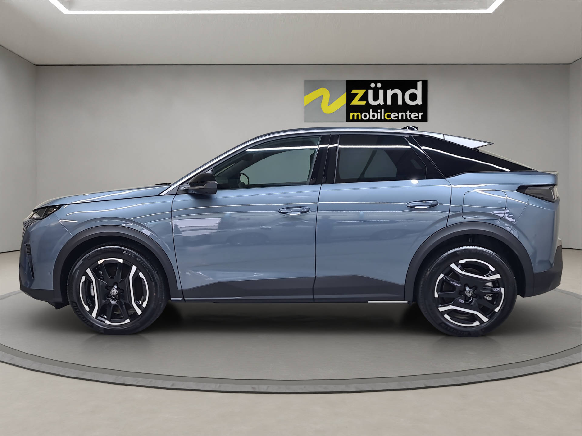 PEUGEOT 3008 1.2 Hybrid Allure Premium-image-1