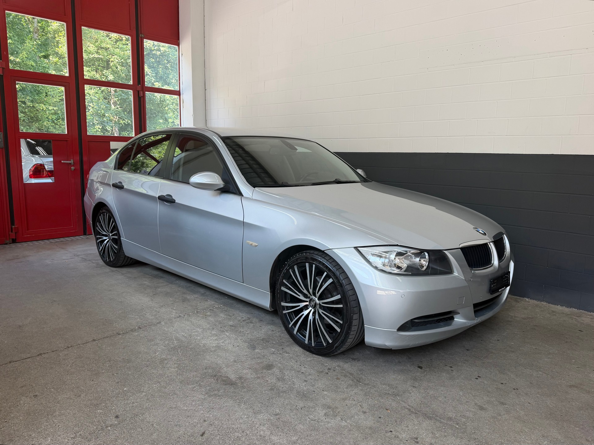 BMW 320i //NEU AB MFK!