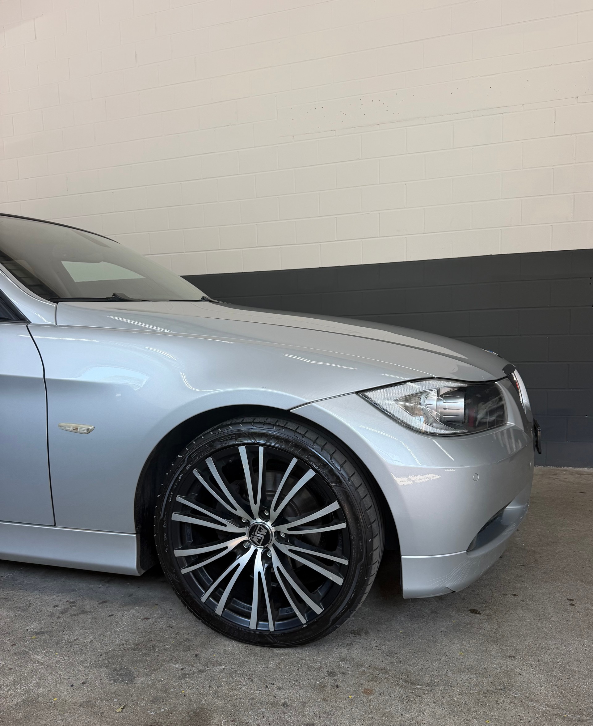 BMW 320i //NEU AB MFK!-image-3