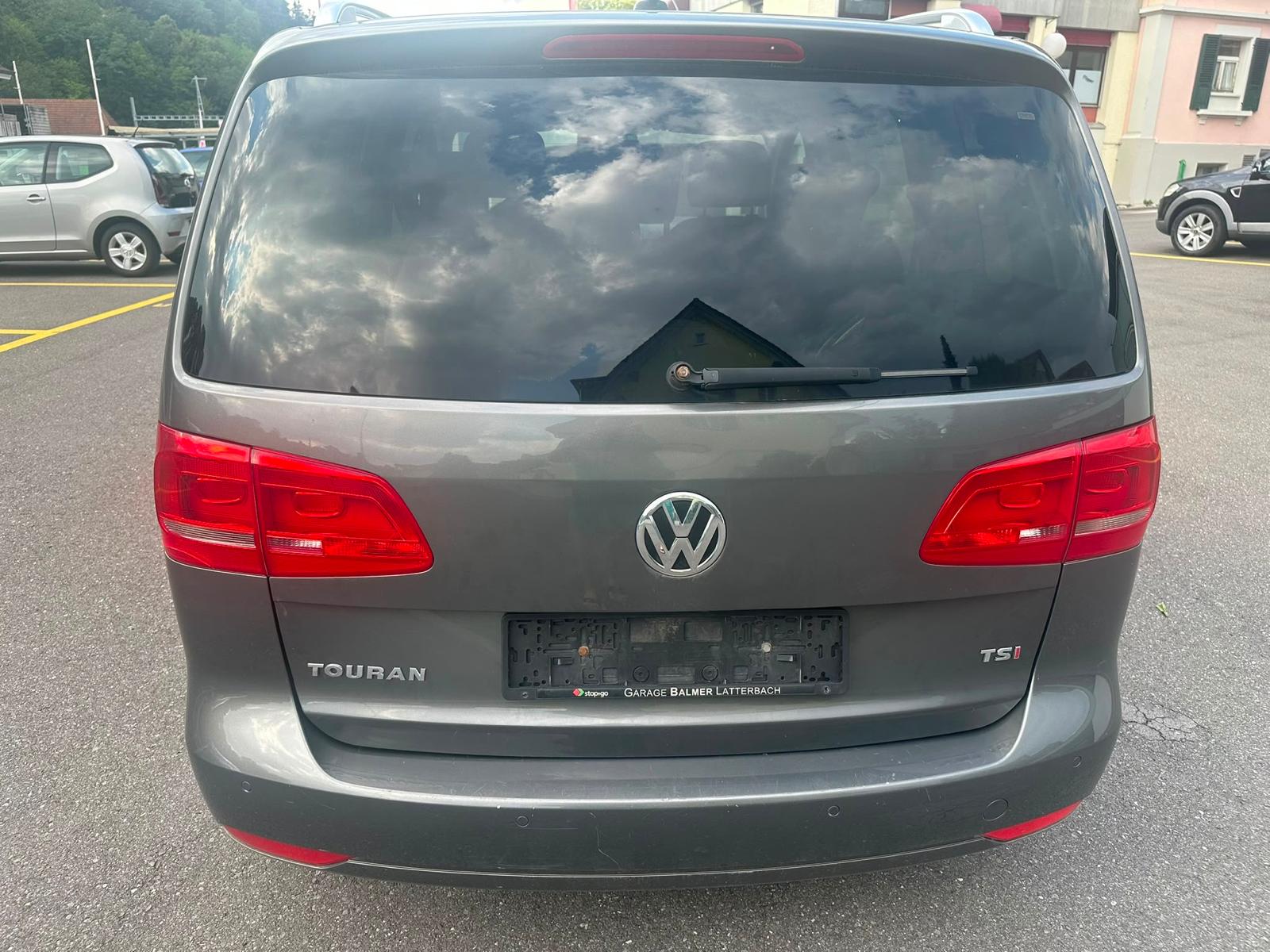VW TOURAN-image-1