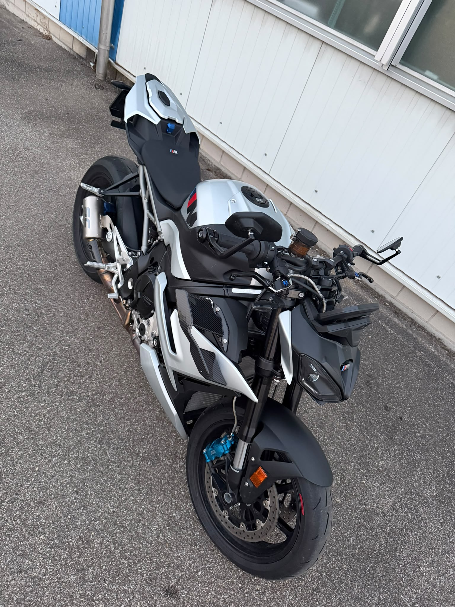 BMW M 1000 R-image-5