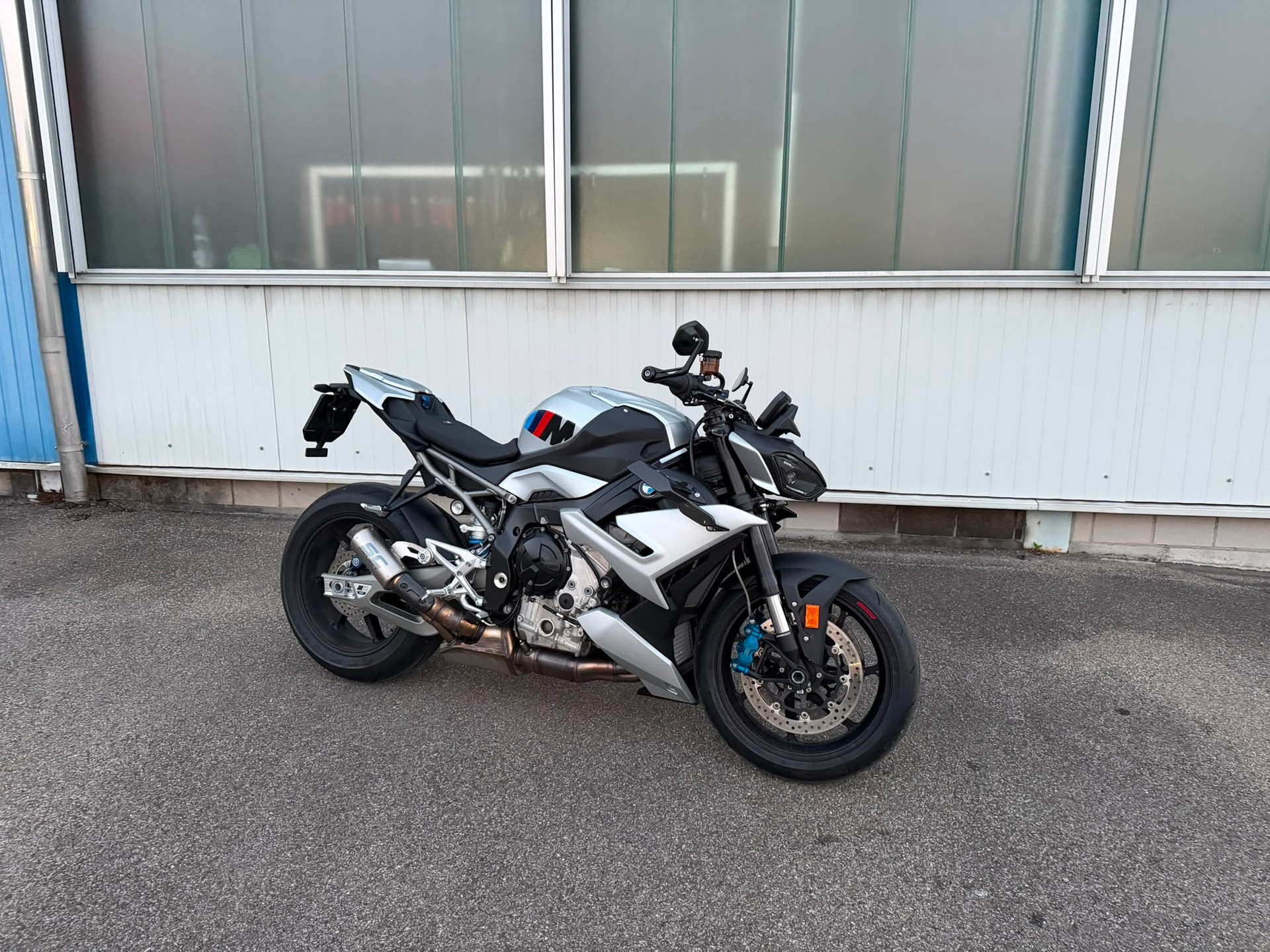 BMW M 1000 R-image-0