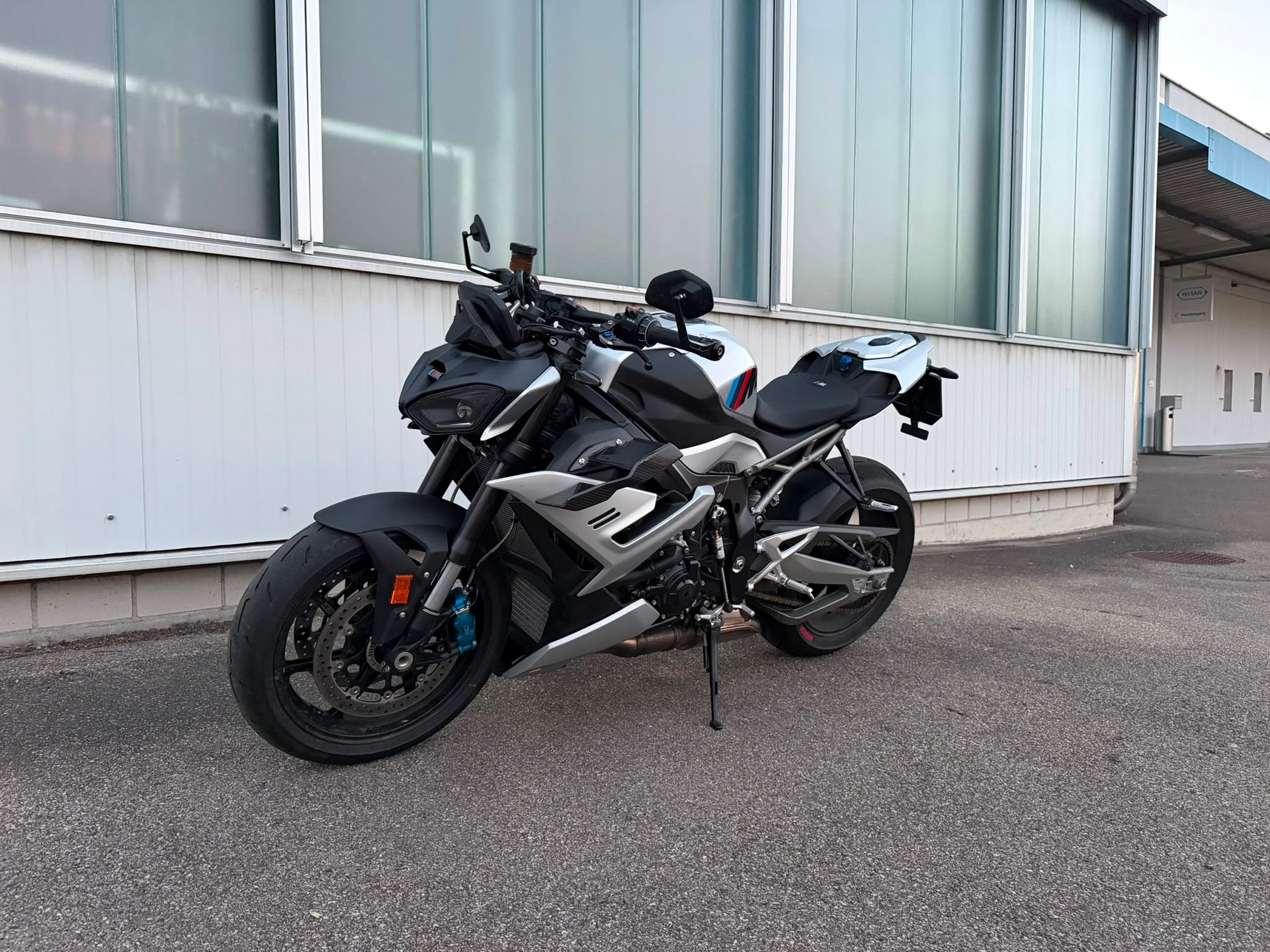 BMW M 1000 R-image-3