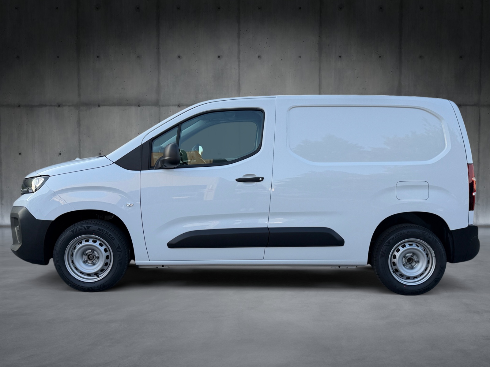 PEUGEOT Partner 1.2 Pure Tech 110 Standard 650kg, * Aktionsmodell * 10 Zoll Touchscreen mit CarPlay Kabellos * Kamera * Durchladeluke *-showroom-element-1