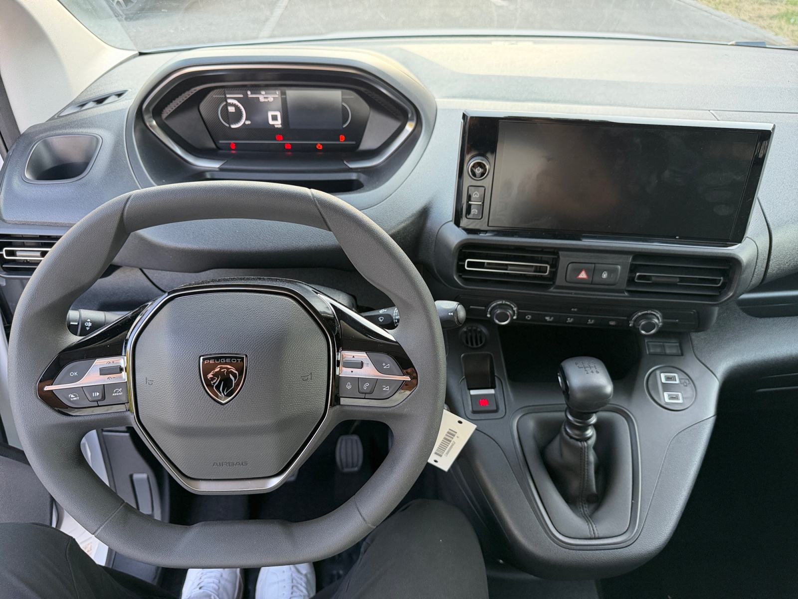 PEUGEOT Partner 1.2 Pure Tech 110 Standard 650kg, * Aktionsmodell * 10 Zoll Touchscreen mit CarPlay Kabellos * Kamera * Durchladeluke *-image-7