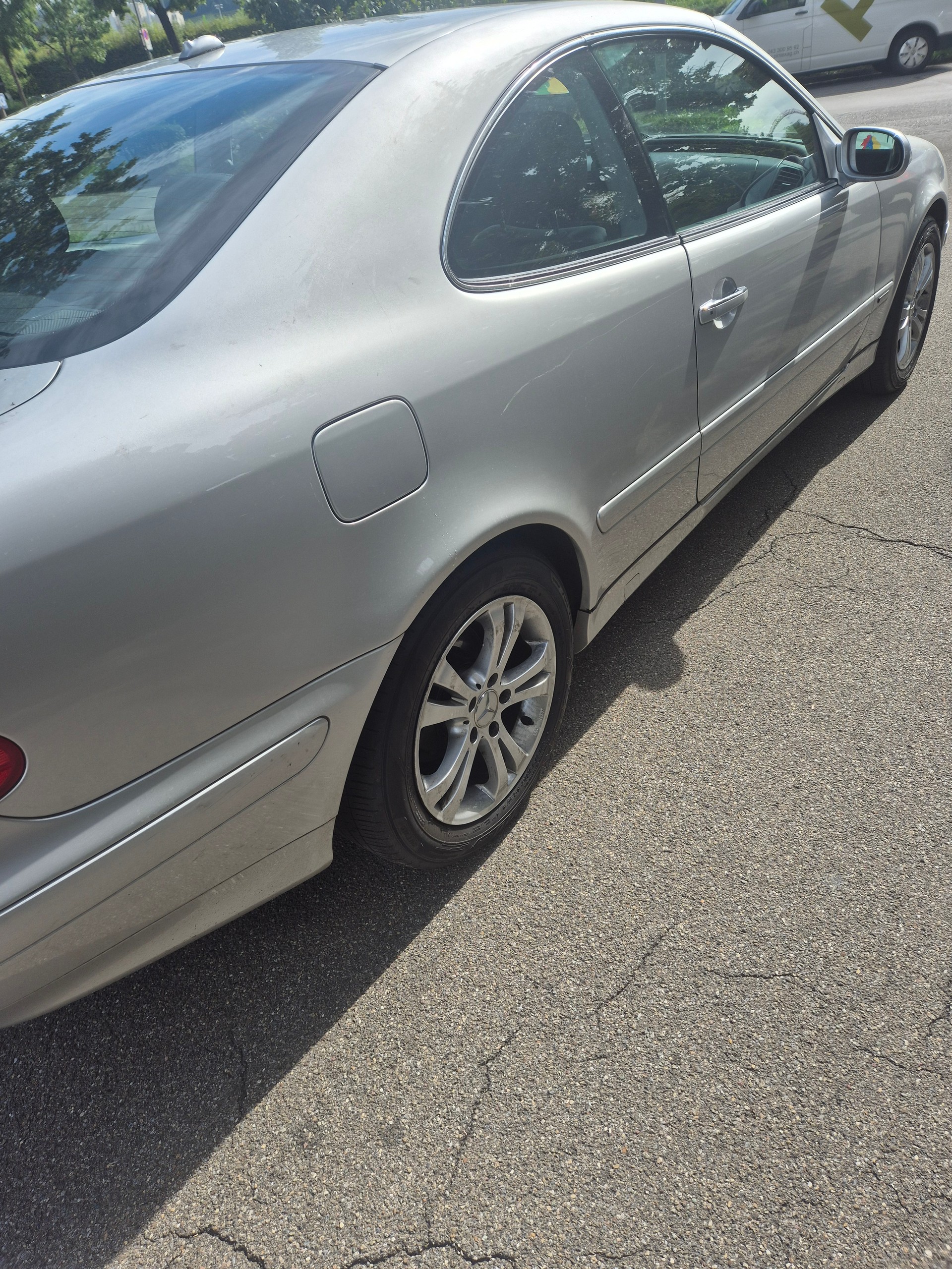 MERCEDES-BENZ CLK 200-image-9