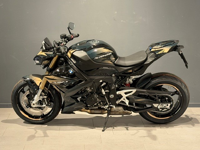BMW S 1000 R-showroom-element-3