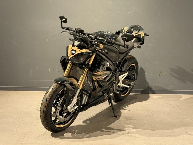 BMW S 1000 R-showroom-element-2