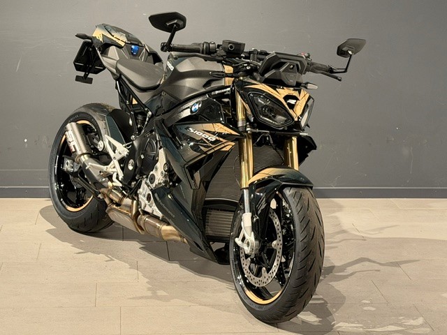 BMW S 1000 R-showroom-element-1