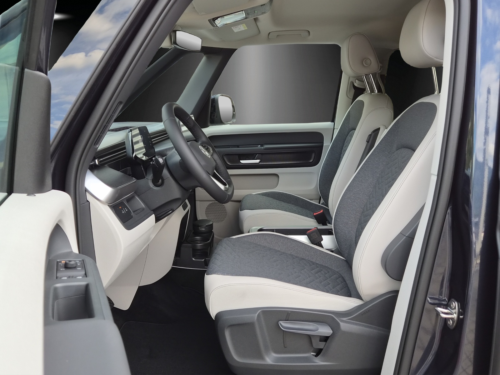 VW ID.Buzz LWB Pro 4 Motion-image-9