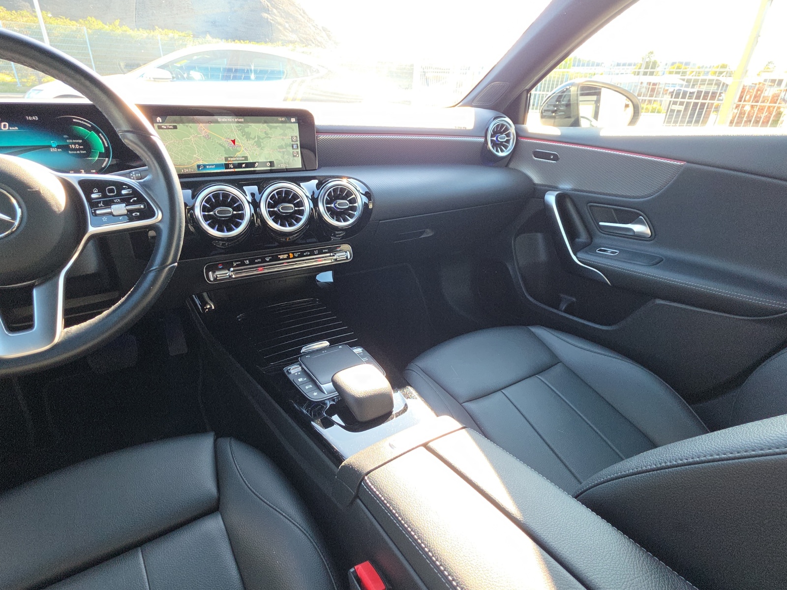 MERCEDES-BENZ A 180 d Progressive 8G-DCT-image-12