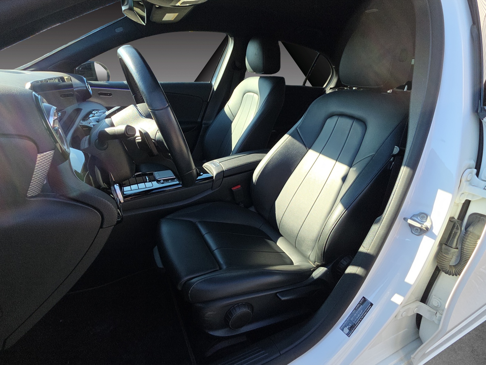 MERCEDES-BENZ A 180 d Progressive 8G-DCT-image-14