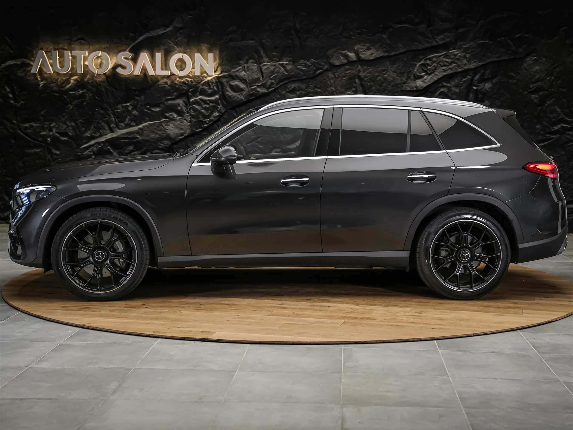MERCEDES-BENZ GLC 300 4Matic AMG Line 9G-Tronic *Facelift*21" Felgen*Panorama*AHK*360° Kamera*-showroom-element-2